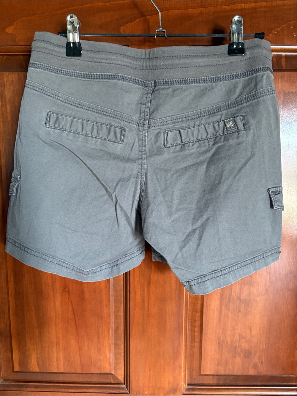 Gray shorts with front drawstring closure, UNIONBAY JB91820 Women's Size Small - Picture 3 of 5
